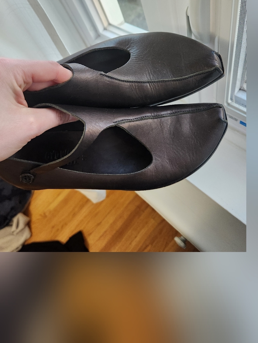 Cydwoq "Oval" Style Shoe size 38